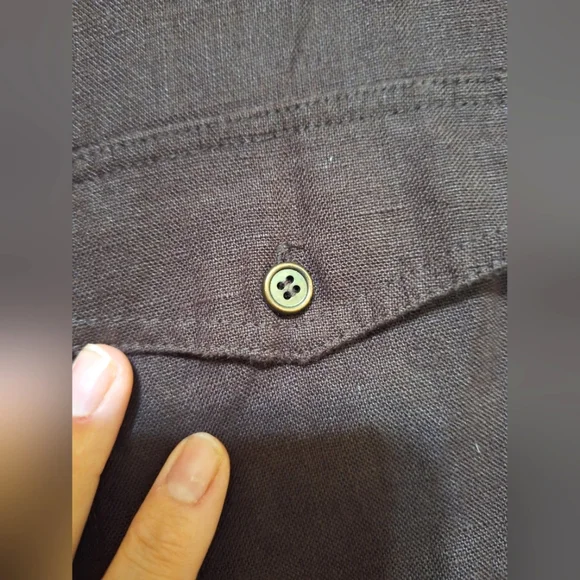 NWOT Chico's women's size 1 US 8 100% linen brown shortsleeve button up top - Picture 7 of 7